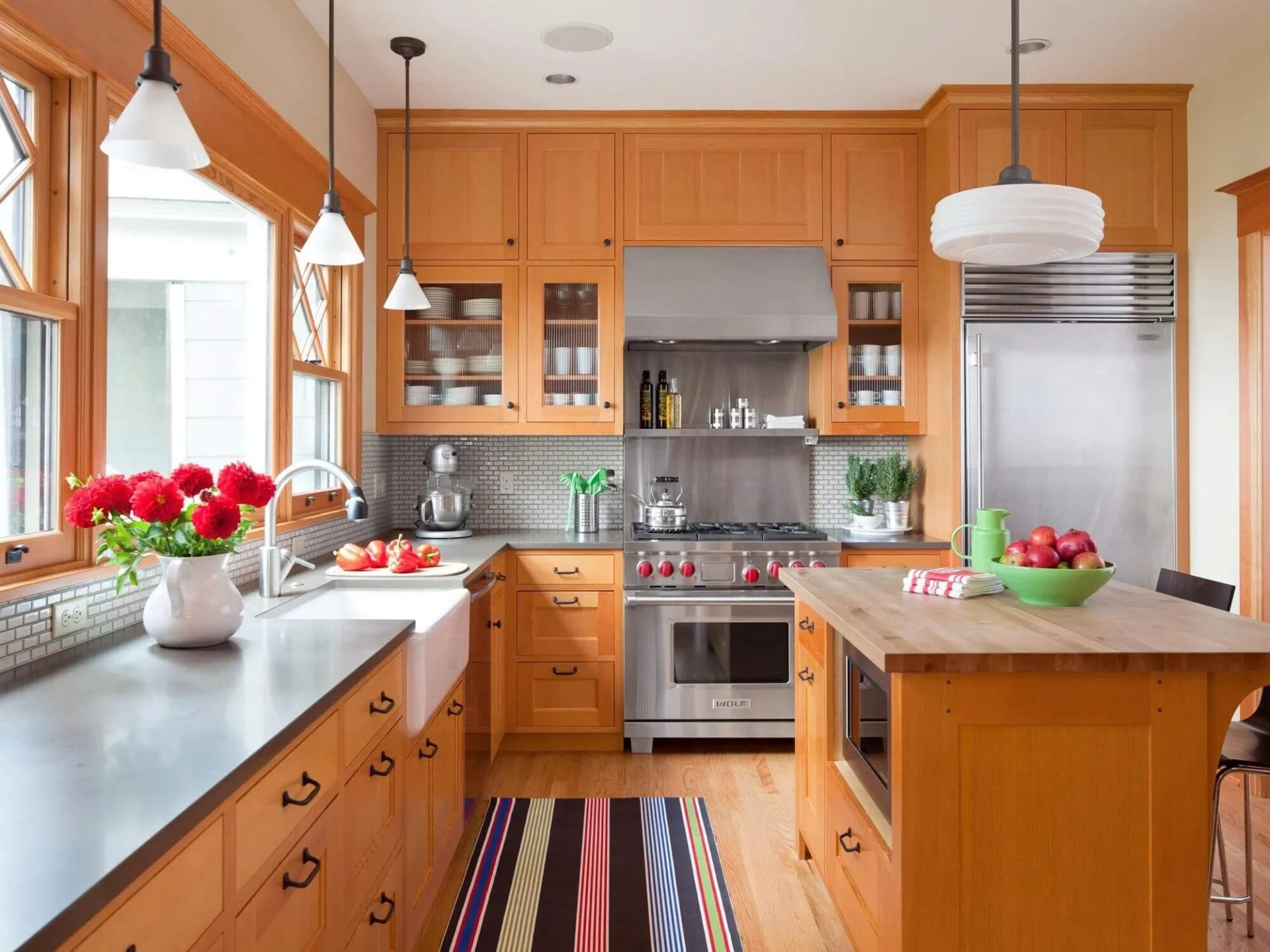 Khu vực bếp và phòng ăn (15-18m2) nối liền phòng khách hoặc nằm trung tâm nhà