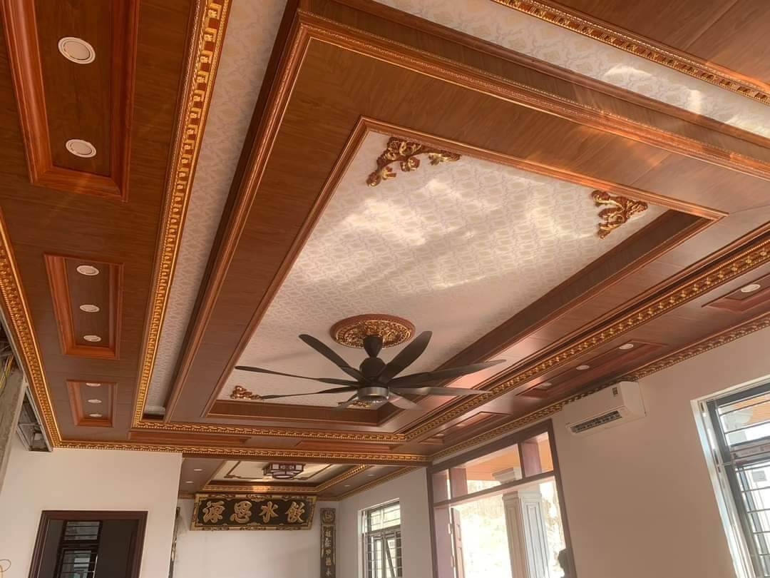 Trần nhựa giả gỗ giật cấp mang lại vẻ thẩm mỹ cao cho gia chủ – Mẫu 3