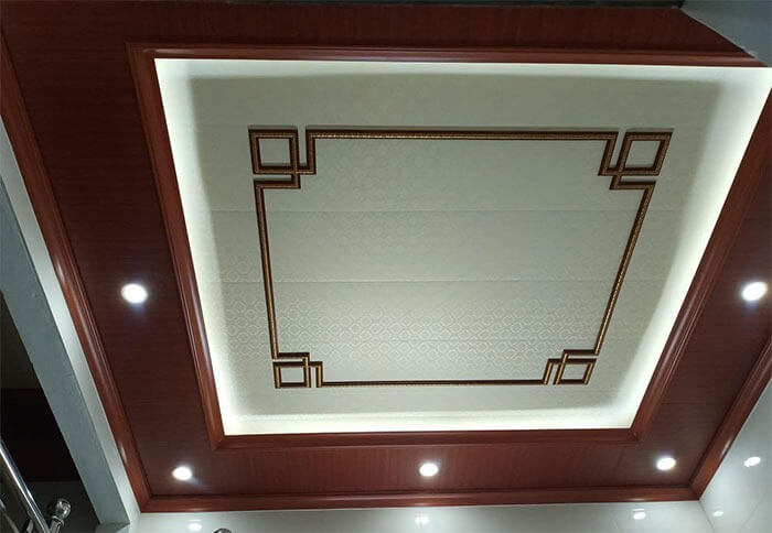Trần nhựa PVC cao cấp trang trí rất được ưa chuộng hiện nay