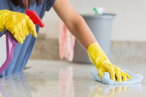 Hướng dẫn chi tiết cách lau sạch xi măng trên gạch nhanh chóng