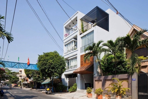 Nhà hướng Nam hợp tuổi nào? Kinh nghiệm xây nhà hướng Nam đón lộc