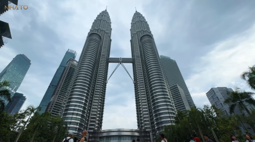 Làm việc ở Singapore – Sống sang ở Malaysia: “Semi-Luxury” trở thành tuyên ngôn sống của giới tinh hoa mới