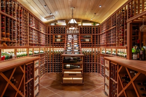 Thiết kế hầm rượu đẹp: Top 35+ mẫu sang trọng nhất hiện nay